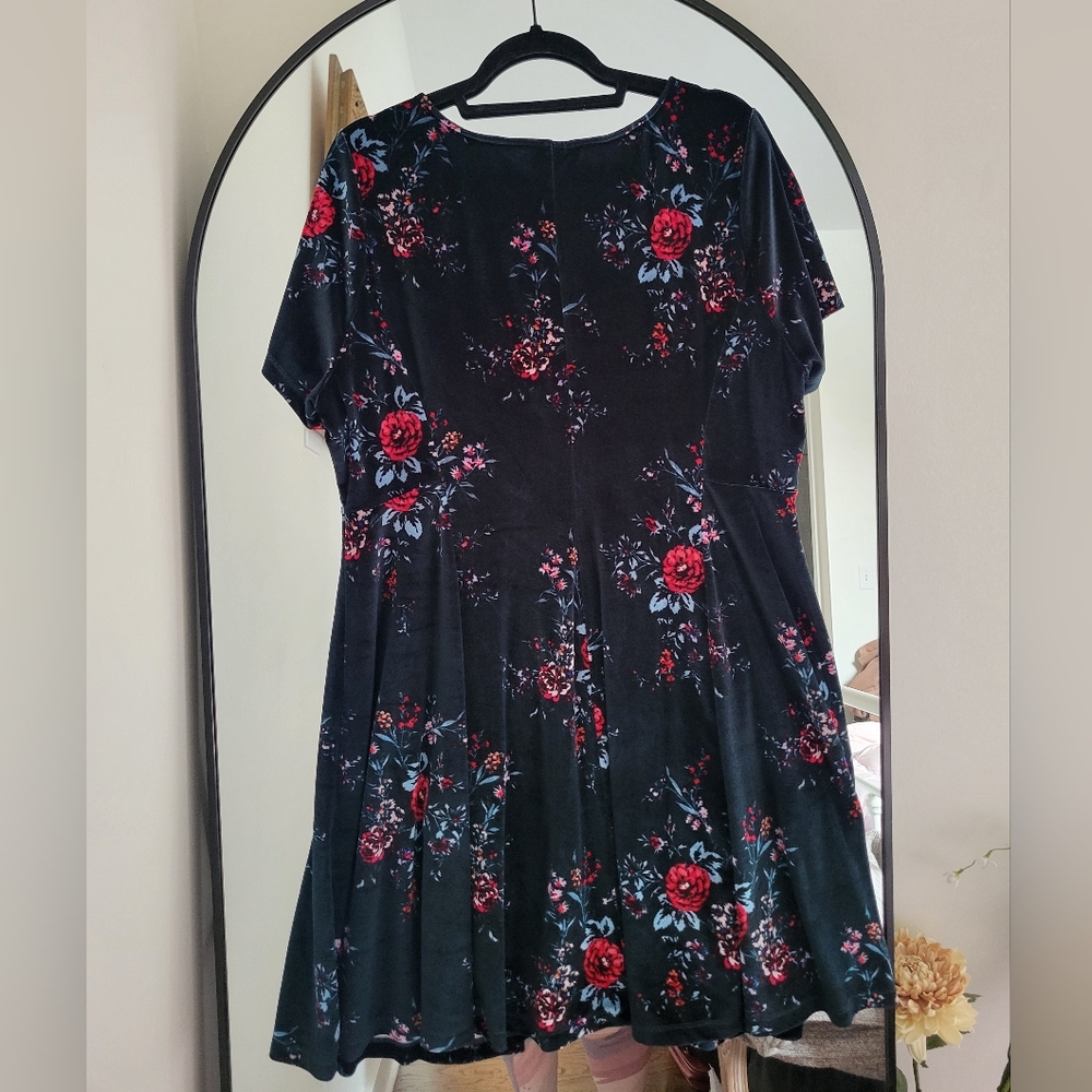 Dark Green Velvet Torrid Floral Swing Dress - Picture 7 of 8